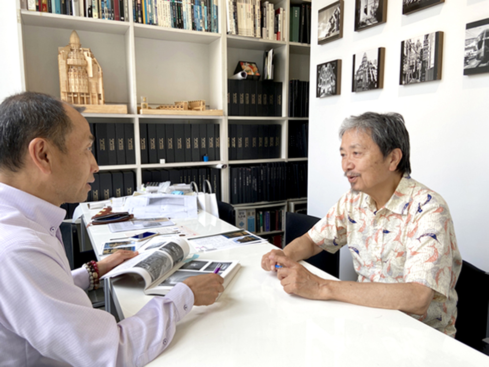 同時代ギャラリー 高尚赫（左）　建築家 若林広幸先生（右）